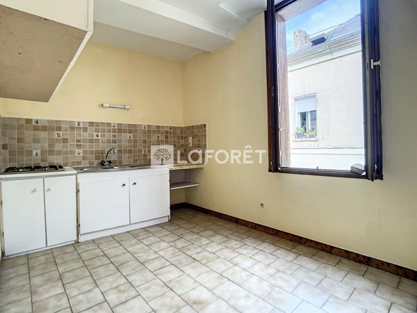 Achat immeuble près de Doué-en-Anjou - 5 pièce(s) - 145 m² - 148 750 €