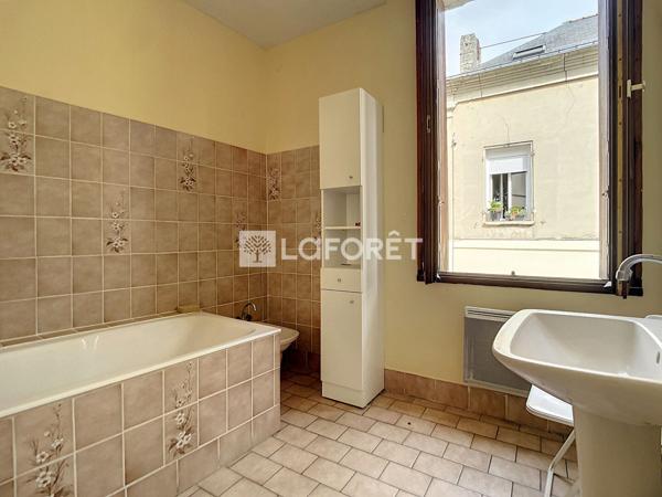 Achat immeuble près de Doué-en-Anjou - 5 pièce(s) - 145 m² - 148 750 €