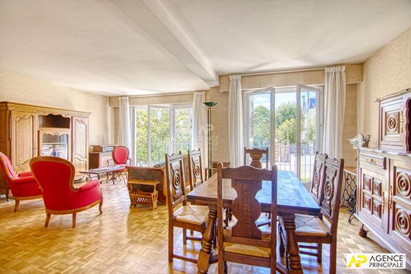 Versailles Rive-Droite Appartement 87 m² carrez avec balcon, ascenseur et parking €560 000 ** - Référence 25433
