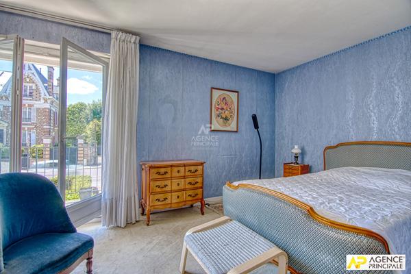 Versailles Rive-Droite Appartement 87 m² carrez avec balcon, ascenseur et parking €560 000 ** - Référence 25433