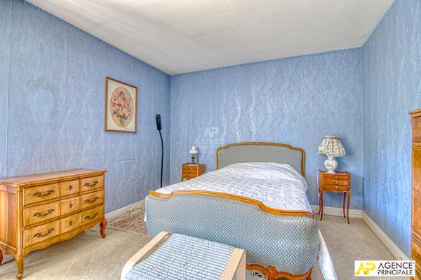 Versailles Rive-Droite Appartement 87 m² carrez avec balcon, ascenseur et parking €560 000 ** - Référence 25433