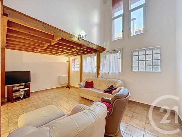 Appartement F5 à vendre  5 pièces - 104,77 m 2   VILLEJUIF  - 94