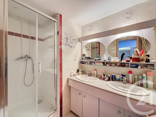 Appartement F5 à vendre  5 pièces - 104,77 m 2   VILLEJUIF  - 94