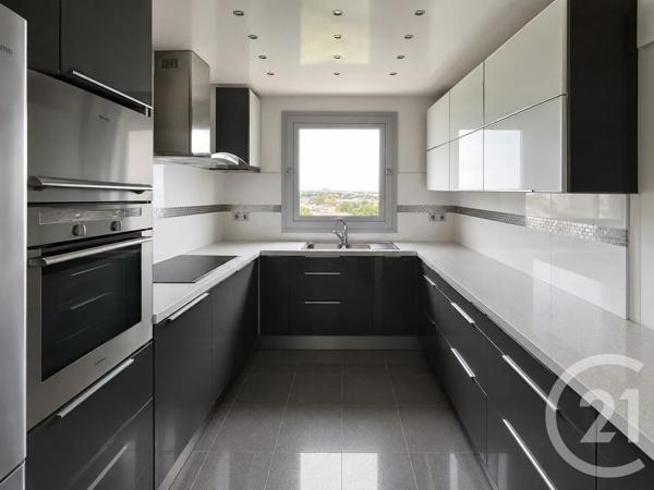 Appartement F5 à vendre  5 pièces - 104,77 m 2   VILLEJUIF  - 94