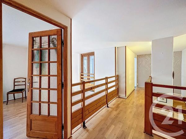 Appartement F5 à vendre  5 pièces - 104,77 m 2   VILLEJUIF  - 94