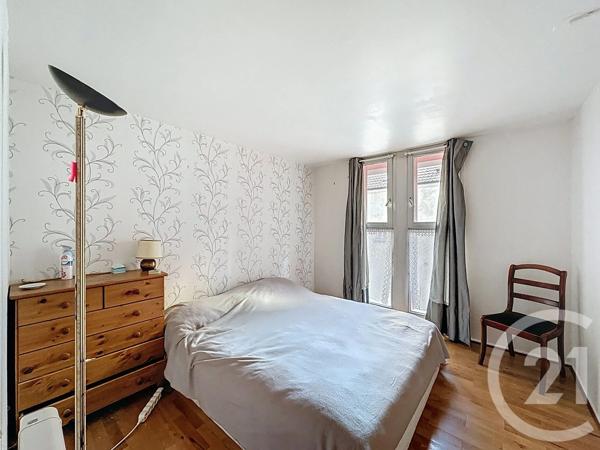 Appartement F5 à vendre  5 pièces - 104,77 m 2   VILLEJUIF  - 94