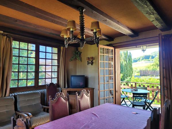 SEYTHENEX. MAISON A RENOVER AVEC DEPENDANCES.