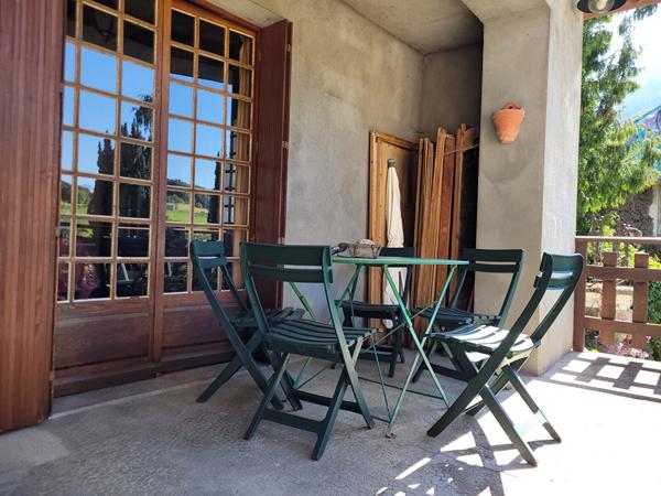 SEYTHENEX. MAISON A RENOVER AVEC DEPENDANCES.
