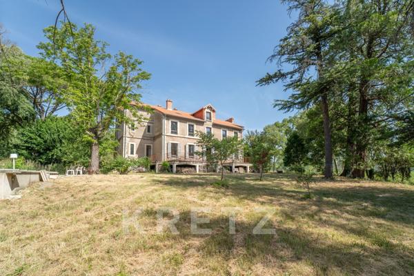 Propriété d'exception avec maison de Maître, chai et dépendances entre Nîmes et Montpellier