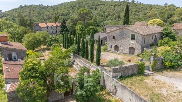 Propriété d'exception avec maison de Maître, chai et dépendances entre Nîmes et Montpellier