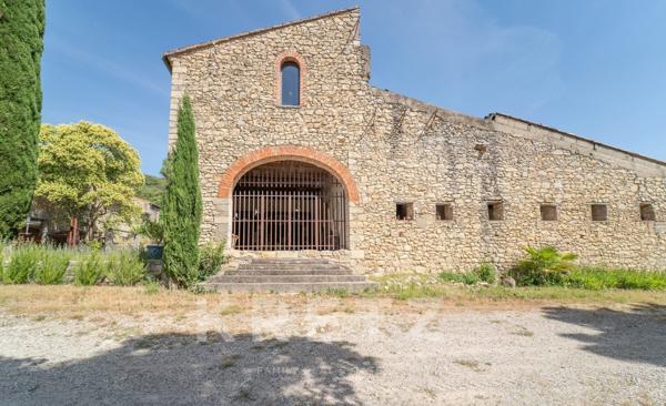 Propriété d'exception avec maison de Maître, chai et dépendances entre Nîmes et Montpellier