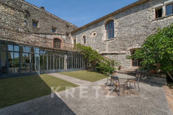 Propriété d'exception avec maison de Maître, chai et dépendances entre Nîmes et Montpellier