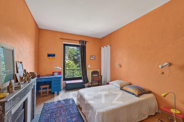Propriété d'exception avec maison de Maître, chai et dépendances entre Nîmes et Montpellier