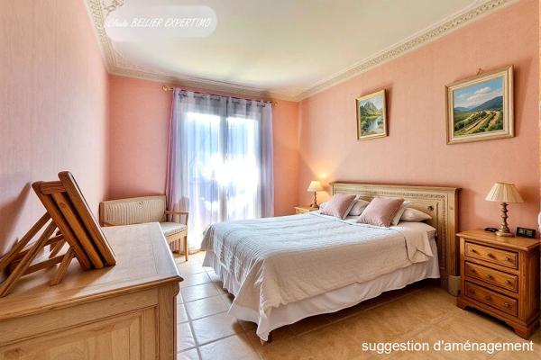 Meyreuil (13590) Maison familiale à MEYREUIL de 223 m2 constituée actuellement de 3 logements sur sa parcelle de 4000 m2