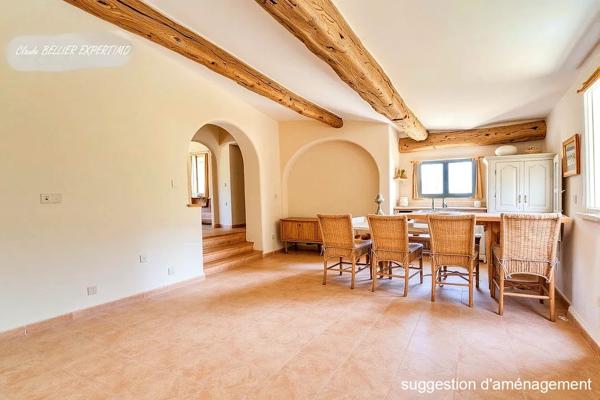 Meyreuil (13590) Maison familiale à MEYREUIL de 223 m2 constituée actuellement de 3 logements sur sa parcelle de 4000 m2