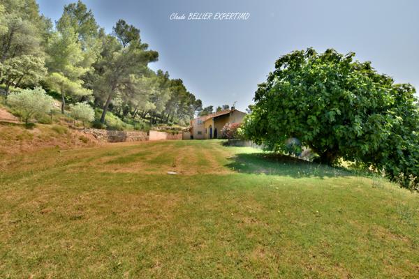 Meyreuil (13590) Maison familiale à MEYREUIL de 223 m2 constituée actuellement de 3 logements sur sa parcelle de 4000 m2