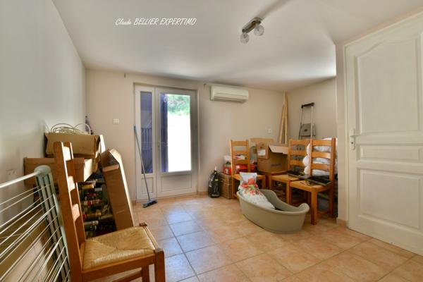 Meyreuil (13590) Maison familiale à MEYREUIL de 223 m2 constituée actuellement de 3 logements sur sa parcelle de 4000 m2