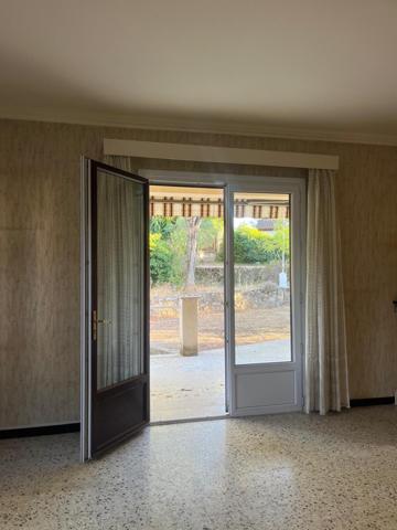 Superbe environnement pour cette maison traditionnelle.