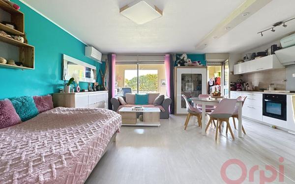 Appartement à vendre    3 pièces • 69 m2 Fréjus