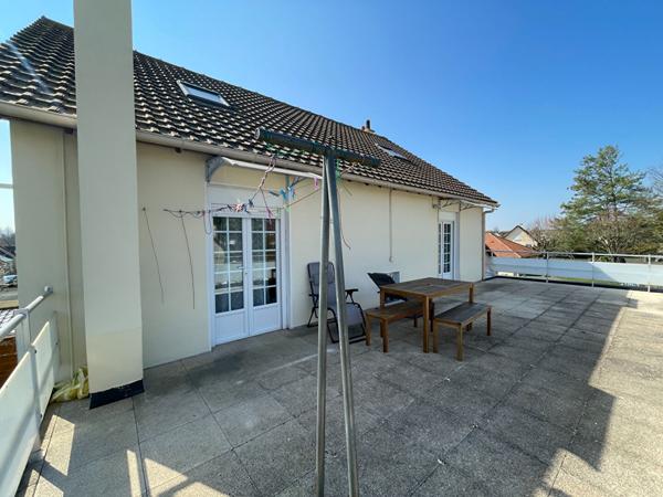 Ensemble immobilier d'environ 250 m2 à GIBERVILLE. dont 60m2 d'un studio