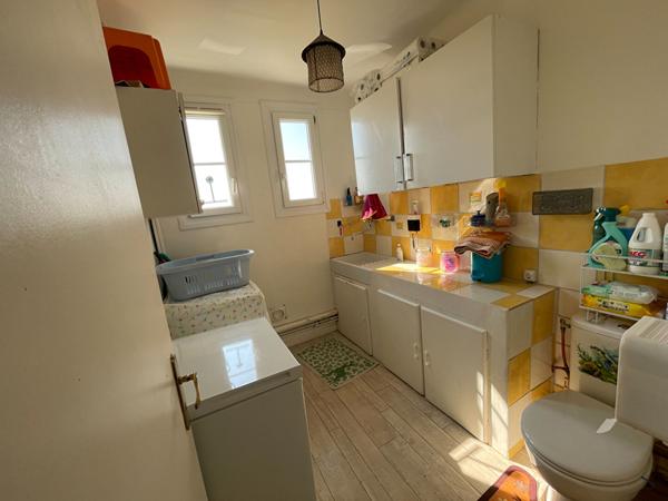 Ensemble immobilier d'environ 250 m2 à GIBERVILLE. dont 60m2 d'un studio