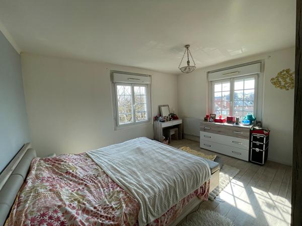 Ensemble immobilier d'environ 250 m2 à GIBERVILLE. dont 60m2 d'un studio