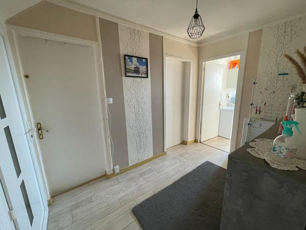 Ensemble immobilier d'environ 250 m2 à GIBERVILLE. dont 60m2 d'un studio