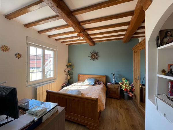 Ensemble immobilier d'environ 250 m2 à GIBERVILLE. dont 60m2 d'un studio