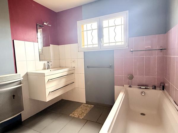 Maison contemporaine de plain-pied – Lumineuse et beaux volumes - Villasavary (11150)