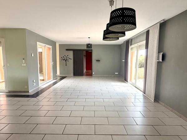 Maison contemporaine de plain-pied – Lumineuse et beaux volumes - Villasavary (11150)
