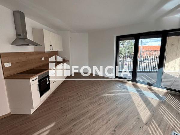 Location Appartement 9 pièces 210.3 m² - 9 RUE SERGENT RENE-MARIE RIVIERE Saint Etinne 42000