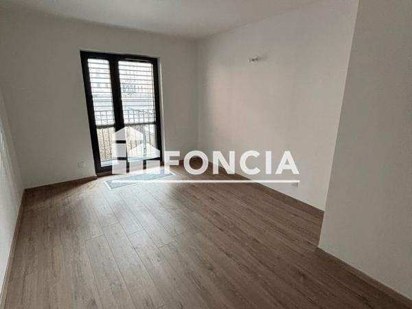 Location Appartement 9 pièces 210.3 m² - 9 RUE SERGENT RENE-MARIE RIVIERE Saint Etinne 42000