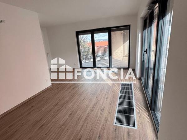 Location Appartement 9 pièces 210.3 m² - 9 RUE SERGENT RENE-MARIE RIVIERE Saint Etinne 42000