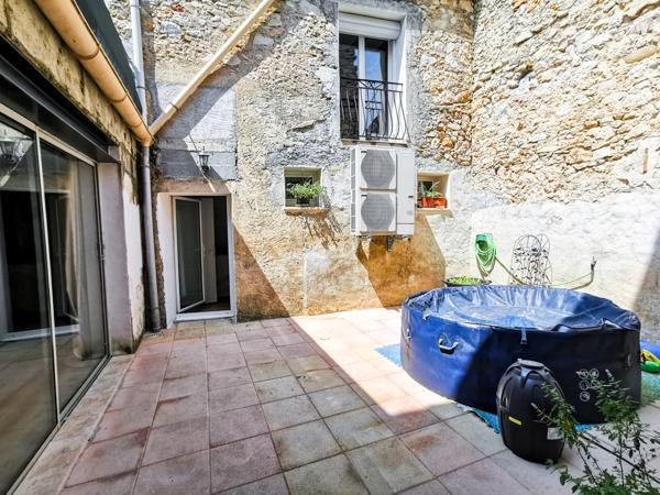 Vinon-sur-Verdon (83560) Maison 2 logements avec cour, terrasse et garage