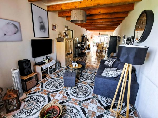 Vinon-sur-Verdon (83560) Maison 2 logements avec cour, terrasse et garage