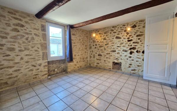 Maison à vendre    6 pièces •  Grans