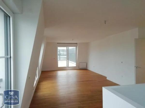 Appartement à louer 3 pièces 102.74m²