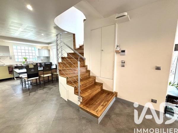 Maison à vendre 5 pièces 127 m² Saint-Cyr-l'École