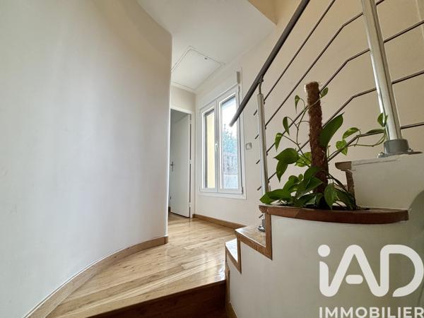 Maison à vendre 5 pièces 127 m² Saint-Cyr-l'École