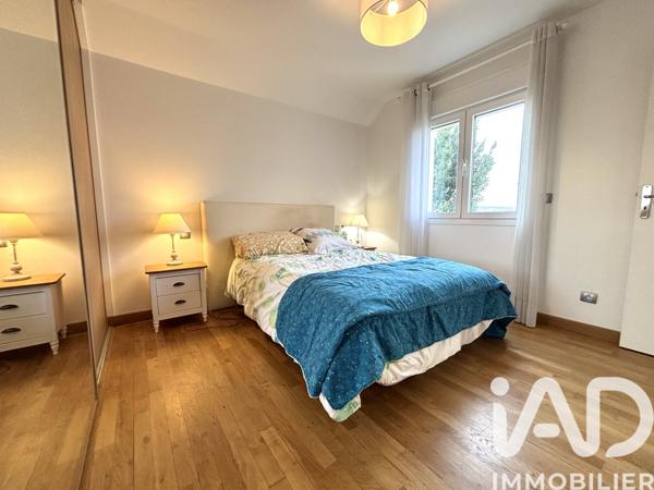 Maison à vendre 5 pièces 127 m² Saint-Cyr-l'École
