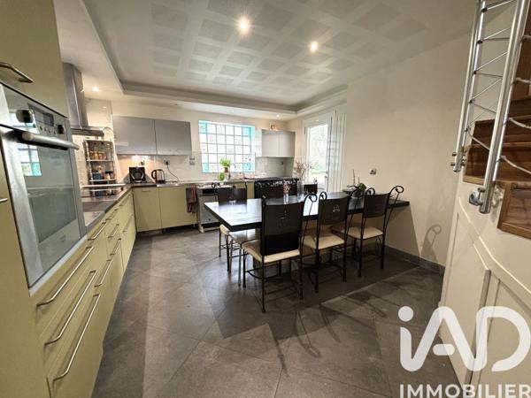 Maison à vendre 5 pièces 127 m² Saint-Cyr-l'École