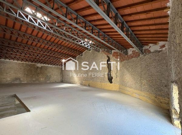 Deux lots habitations de 150m2 chacun + Grand garage de 150m2