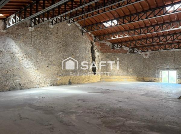 Deux lots habitations de 150m2 chacun + Grand garage de 150m2