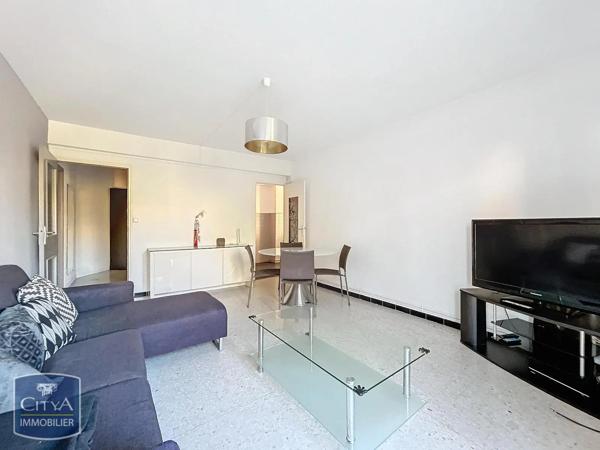 Appartement à louer 4 pièces 73.28m² Nîmes (30000)