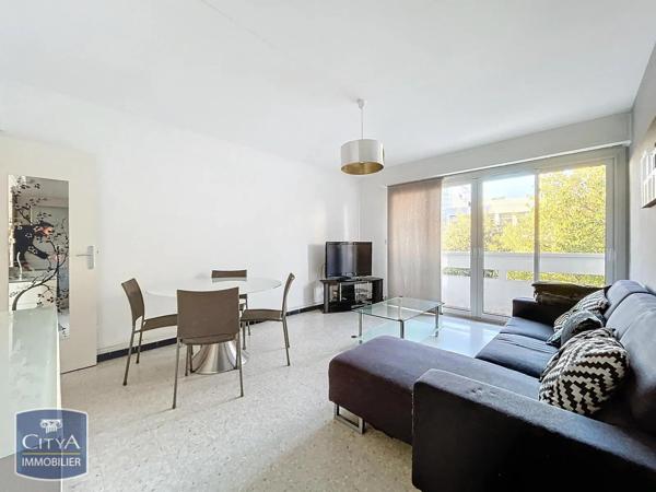 Appartement à louer 4 pièces 73.28m² Nîmes (30000)