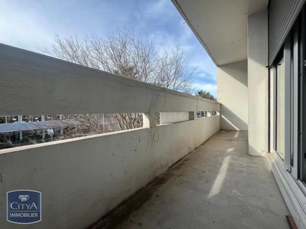Appartement à louer 4 pièces 73.28m² Nîmes (30000)