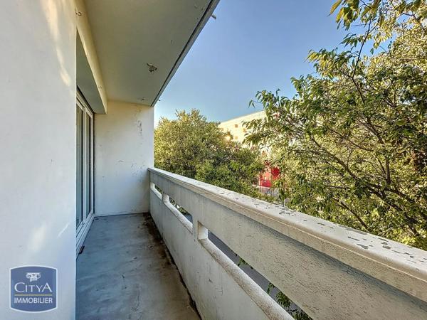 Appartement à louer 4 pièces 73.28m² Nîmes (30000)