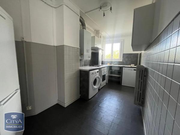 Appartement à louer 4 pièces 73.28m² Nîmes (30000)