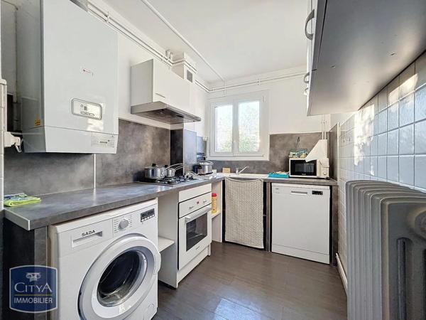 Appartement à louer 4 pièces 73.28m² Nîmes (30000)
