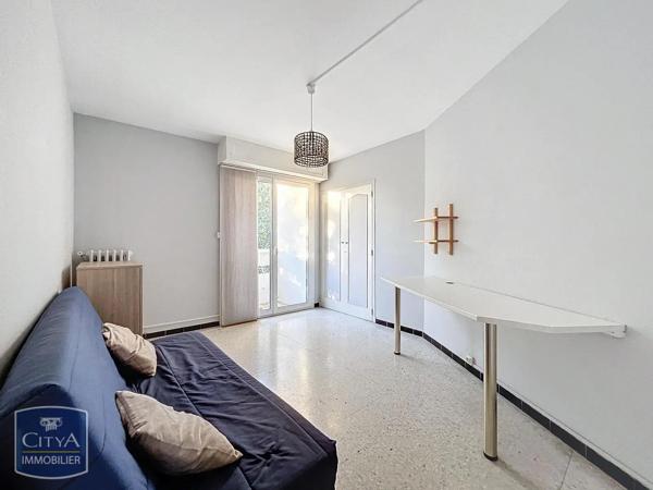 Appartement à louer 4 pièces 73.28m² Nîmes (30000)